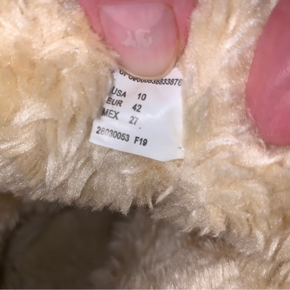 Tan slip on boots - Picture 3 of 6